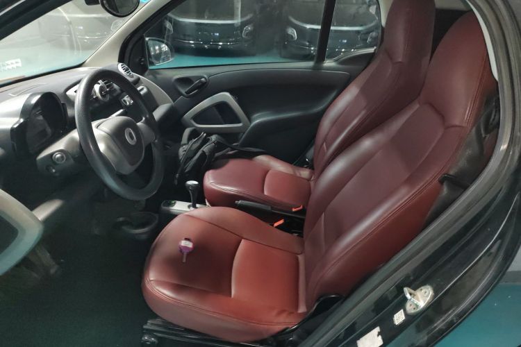 smart fortwo 2012款 1.0 MHD 硬顶舒适版中控内饰19