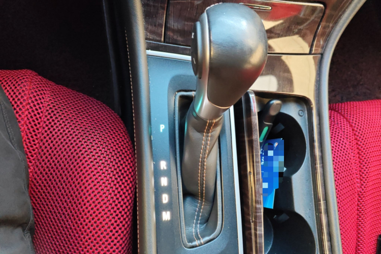 别克 君越 2013款 2.4L SIDI精英舒适型中控内饰18