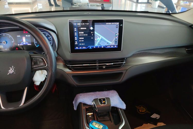红旗E-QM5 2022款 431km 充电乐享版中控内饰16