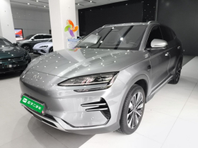 比亚迪 宋PLUS新能源 2025款 EV 智驾版 520km 尊贵型