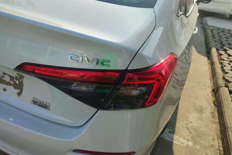 本田 思域 2022款 240TURBO CVT劲动版车身外观9