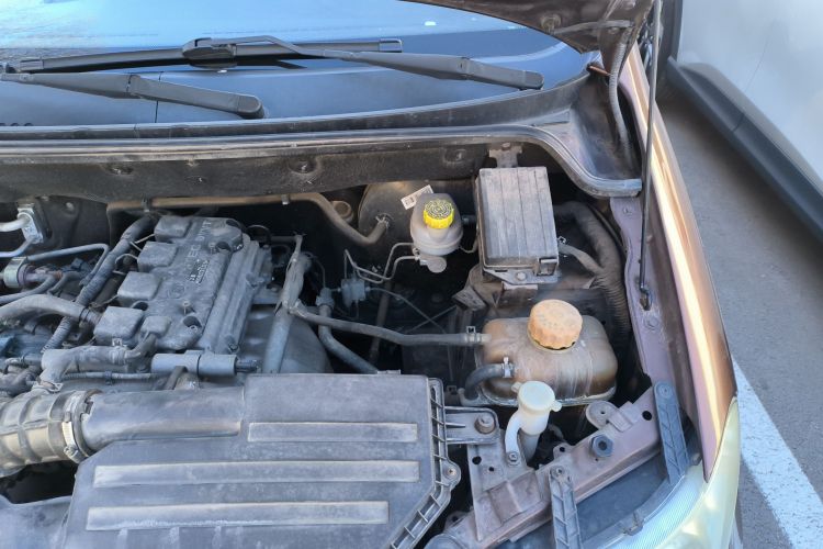 五菱汽车 五菱宏光 2015款 1.5L S 基本型国V机舱底盘26