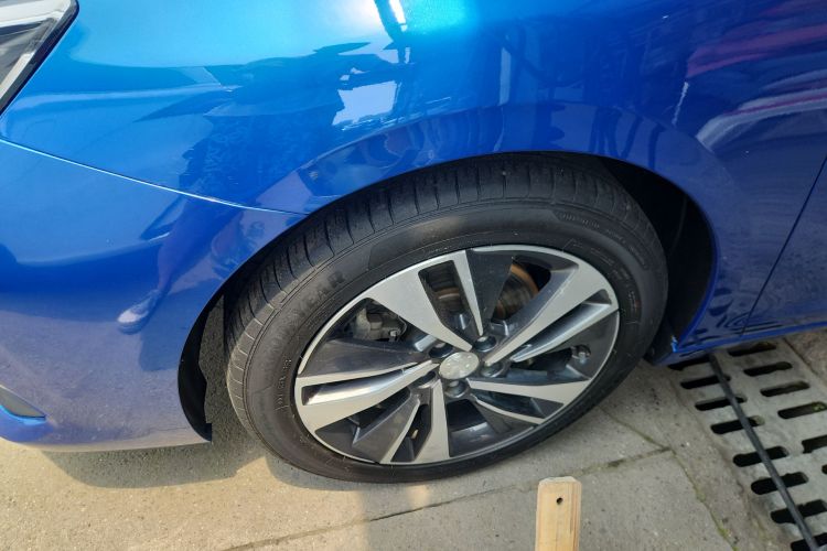 标致408 2019款 350THP 自动豪华版 国V车身外观35