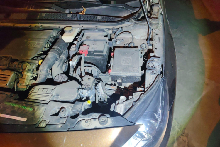 标致408 2015款 1.2T 自动豪华版局部细节9007