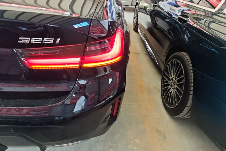 宝马3系 2024款 325i M运动套装车身外观6006