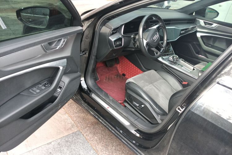 奥迪A6L 2023款 45 TFSI 臻选动感型中控内饰20