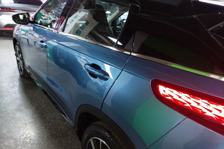 小鹏G3 2019款 智享版车身外观4