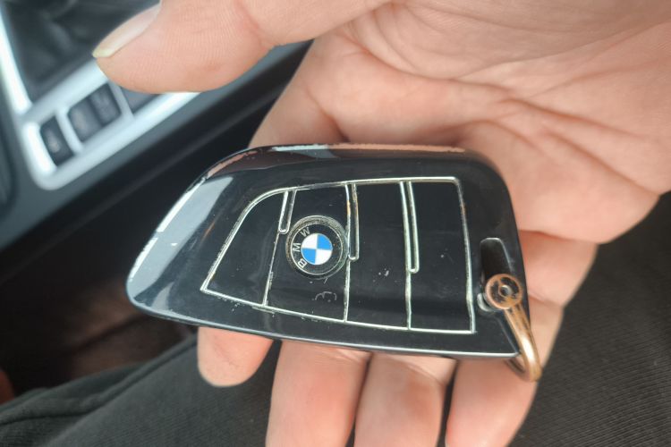 宝马1系 2020款 120i 时尚型中控内饰7001