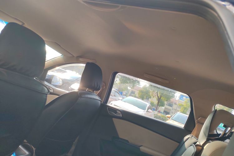 宝骏310W 2017款 1.5L 手动舒适型 国V中控内饰22