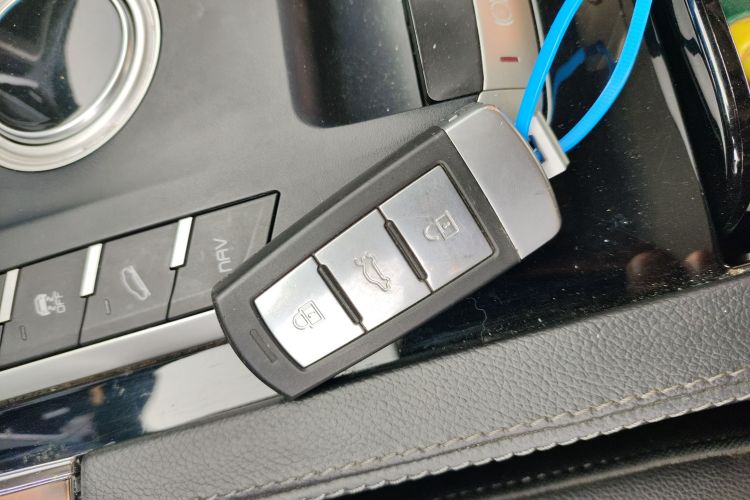 众泰T700 2017款 1.8T 双离合旗舰型中控内饰7001