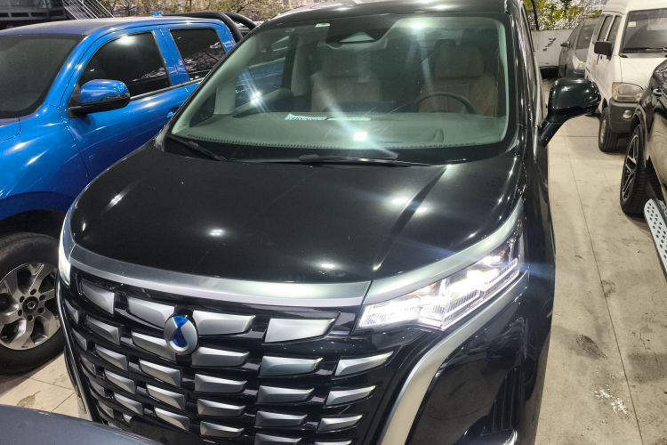 腾势D9 2022款 DM-i 970 四驱尊荣型车身外观2