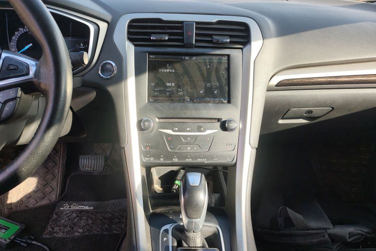 福特 蒙迪欧 2013款 2.0L GTDi200豪华型中控内饰16