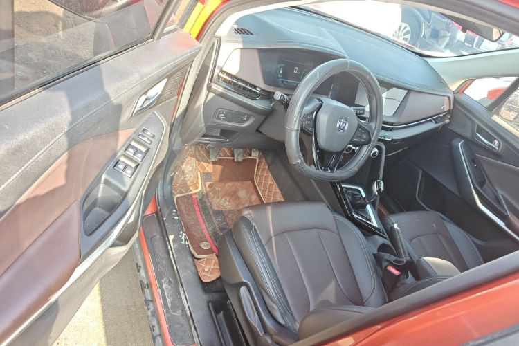 长安CS15 2019款 1.5L 手动进取型 国VI中控内饰7003