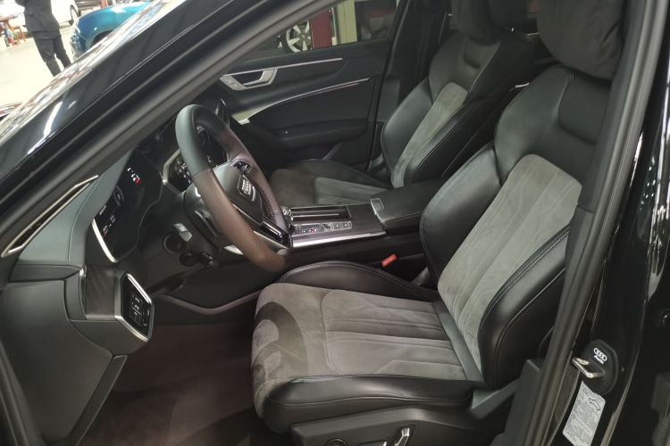 奥迪A6L 2023款 改款 45 TFSI quattro 臻选动感型中控内饰7003