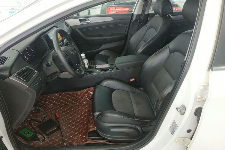 现代 索纳塔 2015款 2.0L GLS智能型中控内饰19