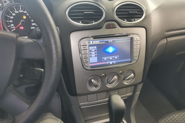 福特 福克斯 2013款 两厢经典 1.8L 自动基本型中控内饰16