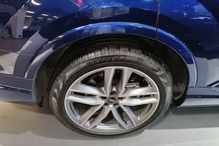 奥迪Q7 2018款 45 TFSI 技术型车身外观6008