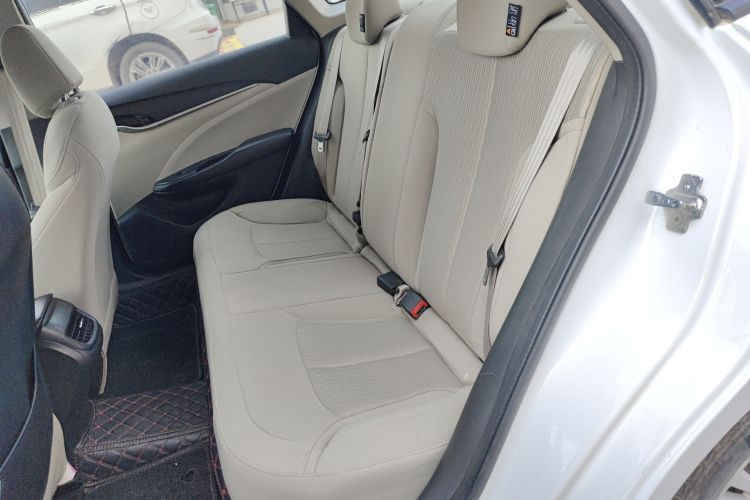 别克 英朗 2015款 15N 手动精英型中控内饰21