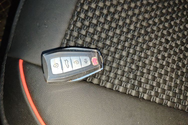 吉利汽车 帝豪 2025款 第4代 1.5L CVT龙腾版中控内饰11