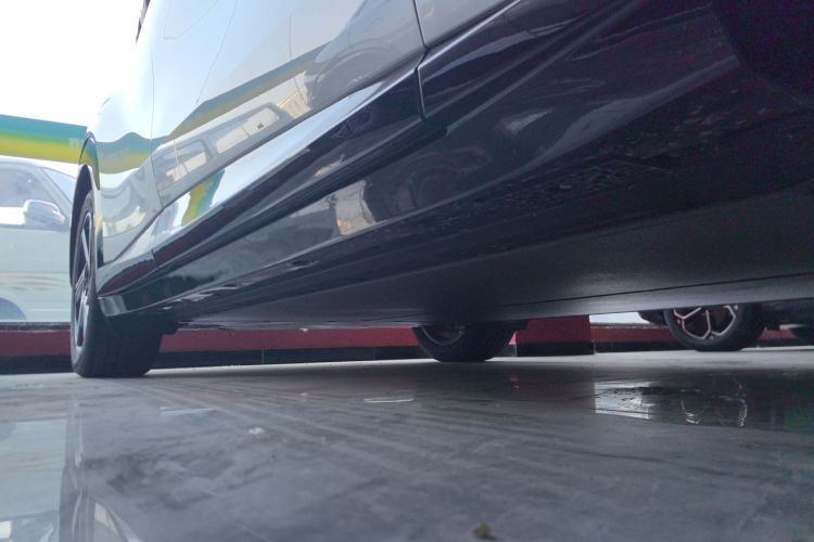 小米汽车 小米YU7 2025款 超长续航后驱版局部细节9001