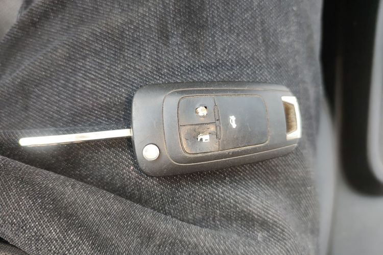 别克 英朗 2021款 改款 1.3T 自动轻混动精英型中控内饰11