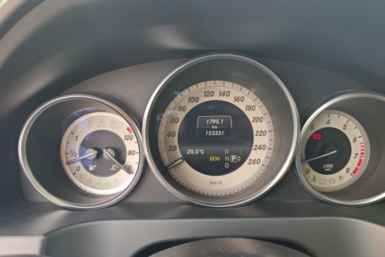 奔驰E级(进口) 2014款 E 200 轿跑版中控内饰14