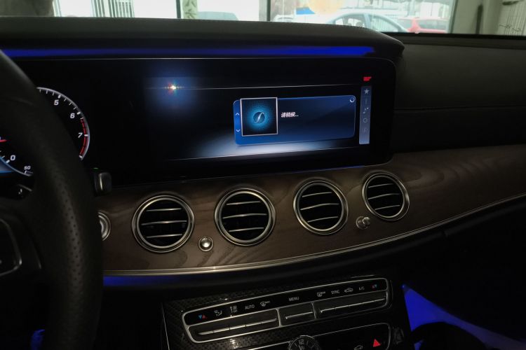 奔驰E级 2017款 E 300 L 豪华型局部细节16