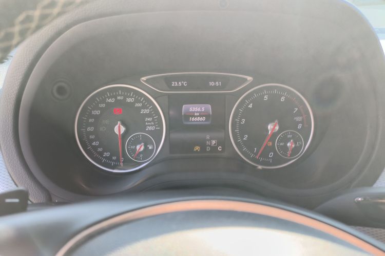 奔驰B级 2015款 B 200 时尚型局部细节14