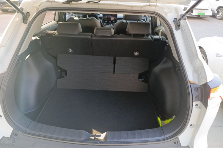 丰田 卡罗拉锐放 2024款 2.0L 豪华版局部细节23