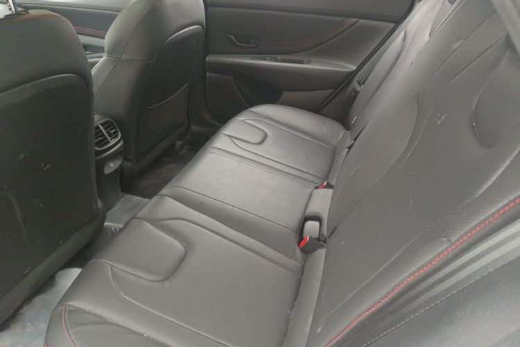 现代 伊兰特 2023款 240TGDi DCT N Line LUX尊贵版中控内饰7004