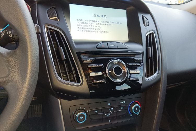福特 福克斯 2017款 两厢 1.6L 手动舒适型智行版中控内饰16