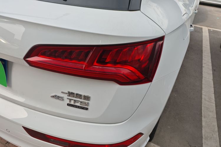 奥迪Q5L 2020款 改款 40 TFSI 荣享时尚型车身外观6006