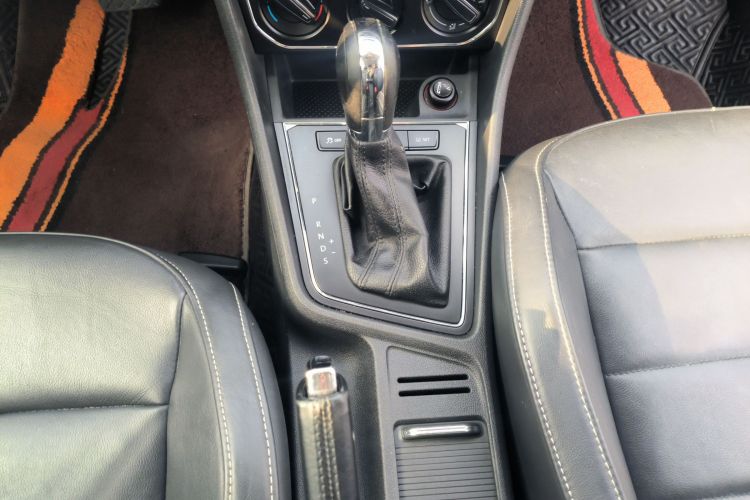 大众 朗逸 2015款 1.6L 自动舒适版中控内饰18