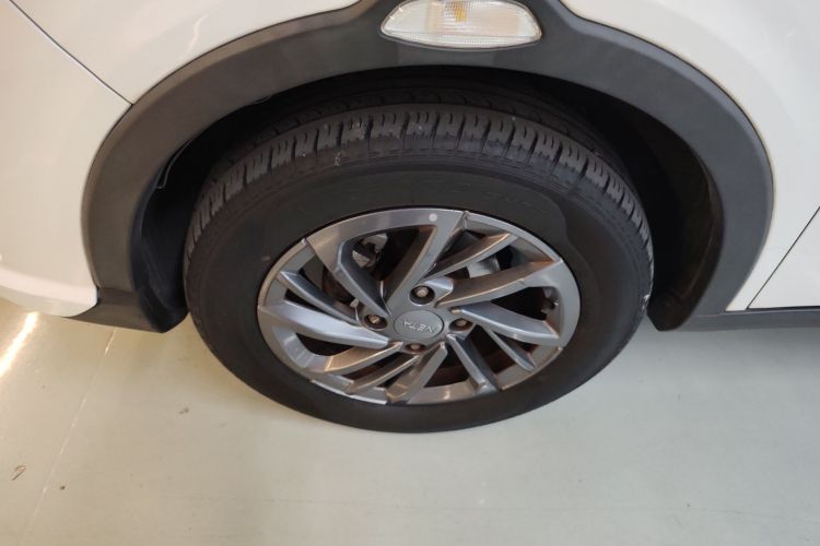 哪吒汽车 哪吒V 2021款 标准续航行业定制版车身外观6007