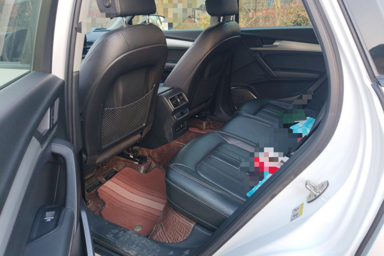 奥迪Q5L 2020款 40 TFSI 荣享时尚型中控内饰7004