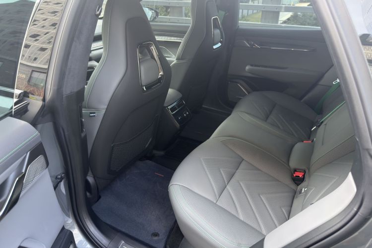 极氪001 2023款 WE版 86kWh中控内饰21