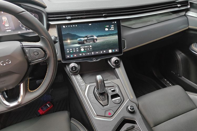 领克01 2023款 2.0TD 两驱型Pro中控内饰16