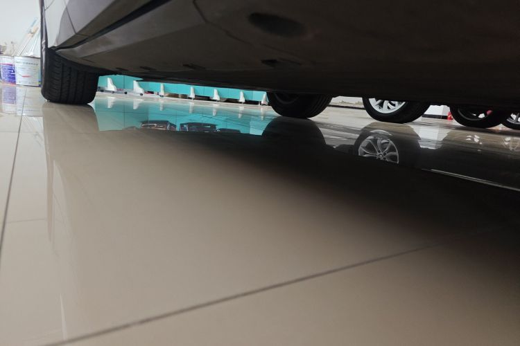 小鹏G6 2023款 580 长续航 Pro机舱底盘29