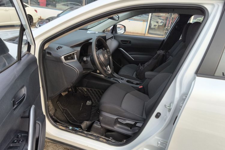 丰田 锋兰达 2023款 2.0L CVT精英版中控内饰19