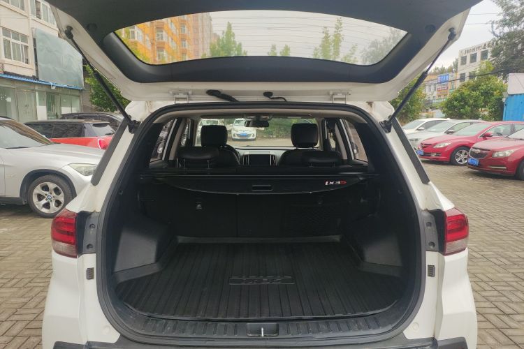 北京现代ix35 2019款 2.0L 自动两驱智勇·畅质版 国V机舱底盘23