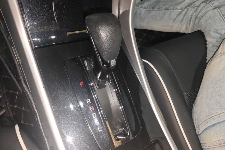 本田 雅阁 2016款 2.0L 舒适版中控内饰18