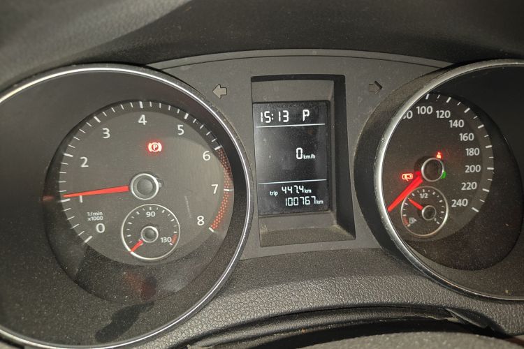 大众 高尔夫 2011款 1.6 自动时尚型局部细节14