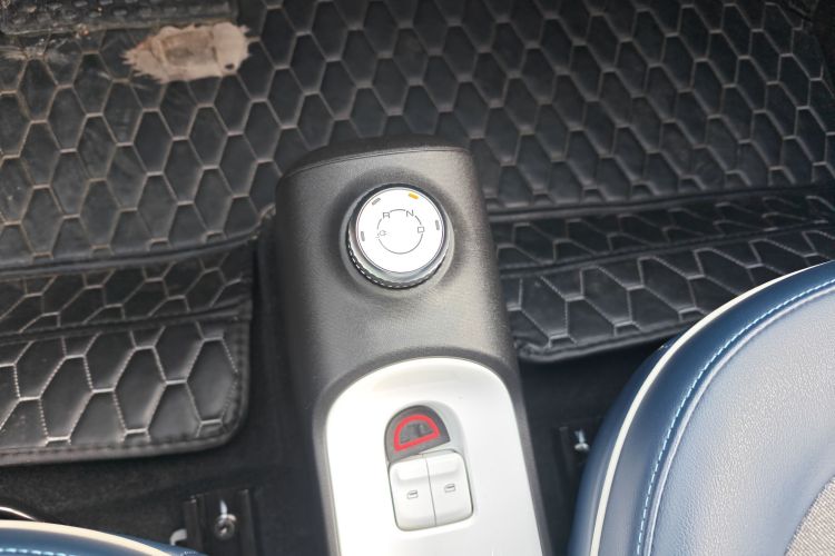 五菱汽车 宏光MINIEV 2022款 GAMEBOY 200km 玩咖款 磷酸铁锂局部细节18