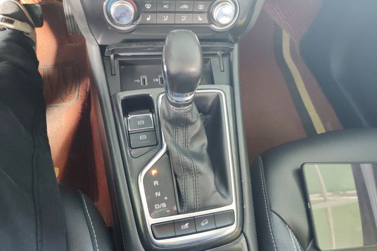 荣威RX3 2018款 1.6L CVT旗舰版中控内饰18