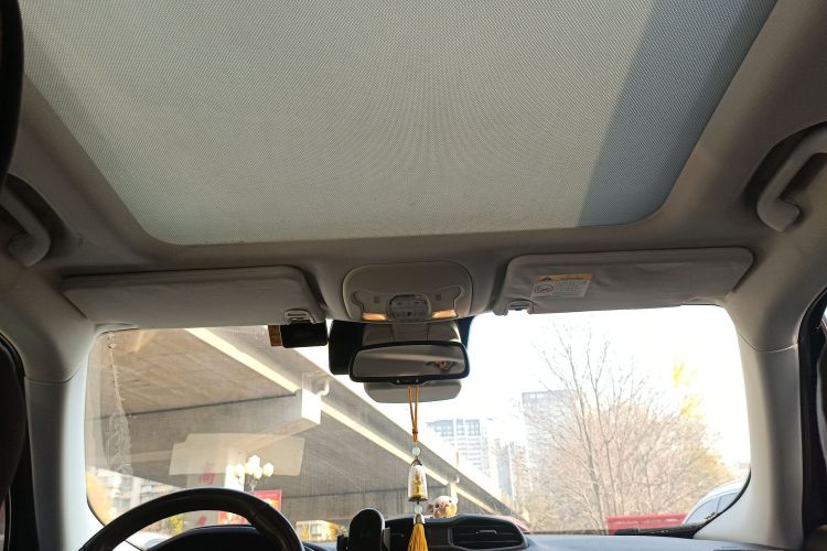 Jeep 自由侠 2016款 2.0L 自动四驱75周年致敬版局部细节22