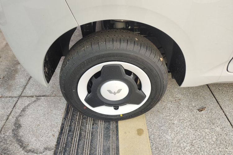 五菱汽车 宏光MINIEV 2024款 第三代 215km 青春版车身外观6008