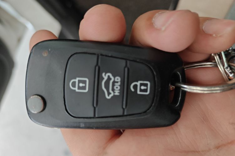 起亚 福瑞迪 2014款 1.6L MT GL中控内饰7001