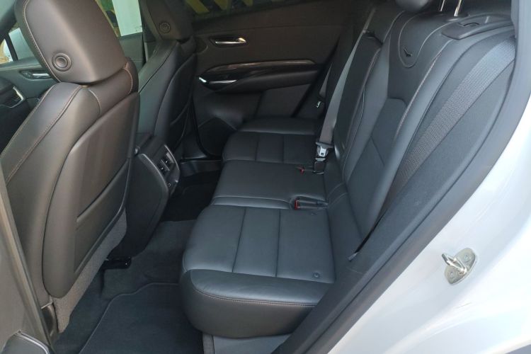 凯迪拉克XT4 2022款 28T 四驱铂金型中控内饰7004