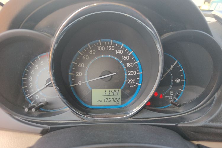 丰田 威驰 2014款 1.3L 手动型尚版中控内饰14