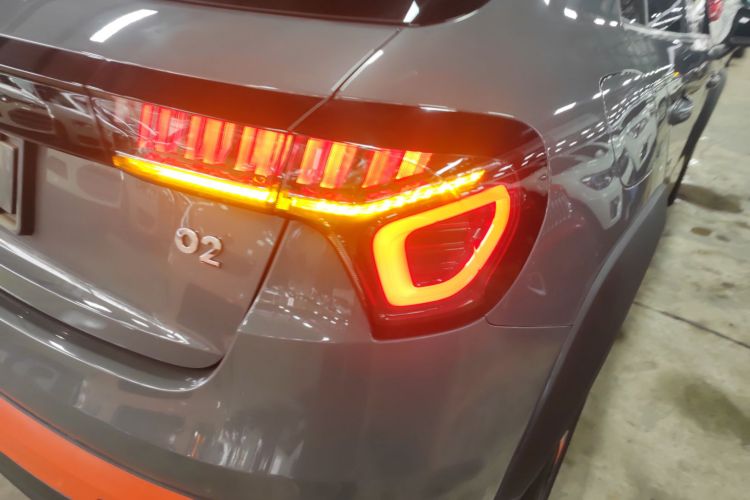 领克02 2019款 1.5T DCT两驱耀Pro版 国VI车身外观9